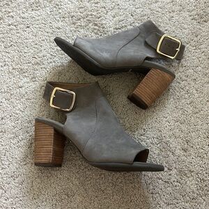 VIONIC Blakely Size 8.5 Open Toe Gray‎ Sueded Summer Comfort Bootie